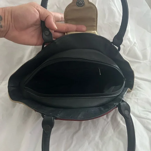 Elegant Black and Red Embroidered Women's Bag - Picture 3 of 3